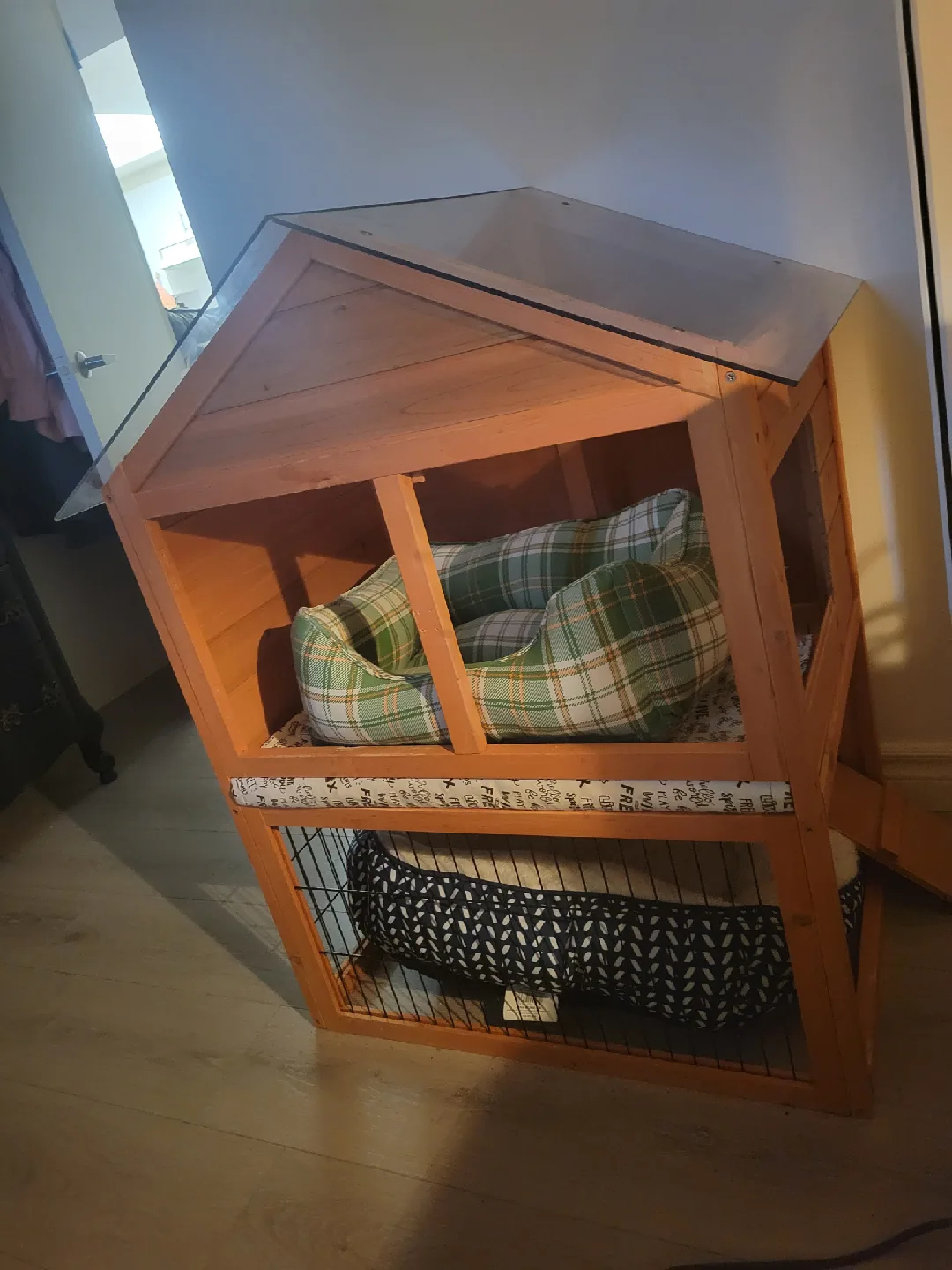 Wooden Pet House with Two Cushions image indicator(2)
