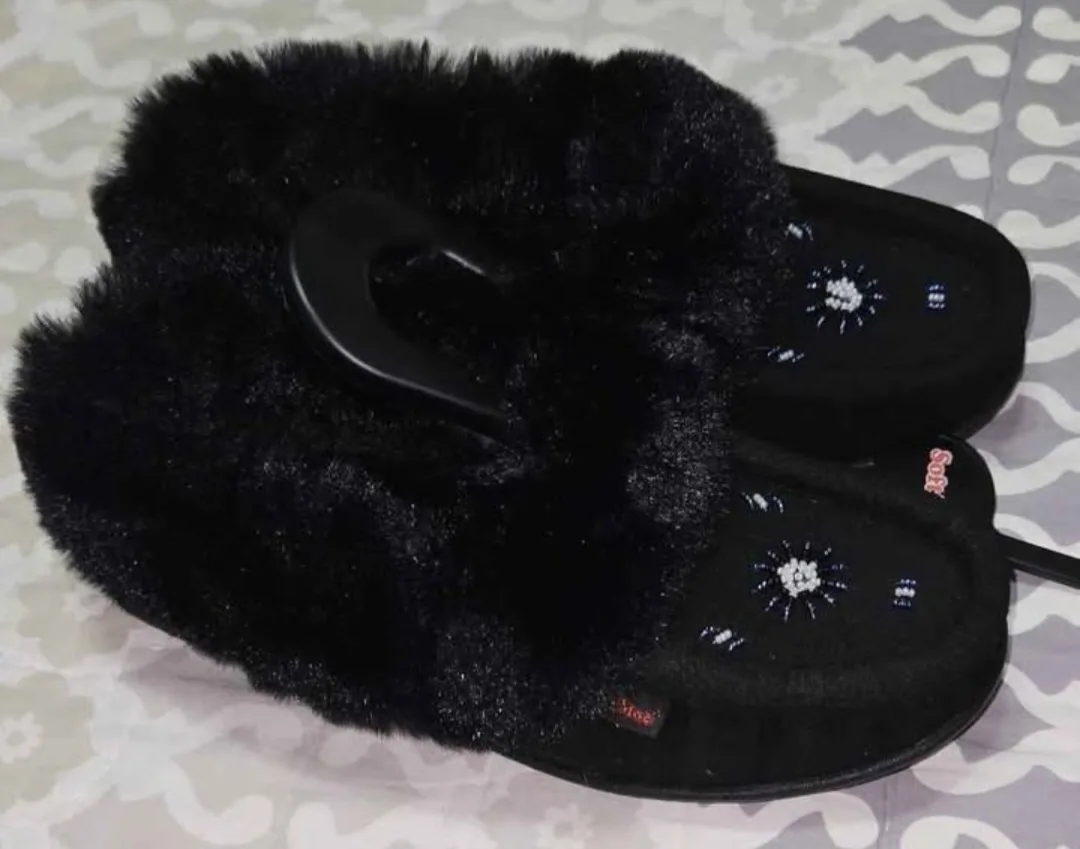 SoftMoc Black Moccasin Slippers image indicator(2)