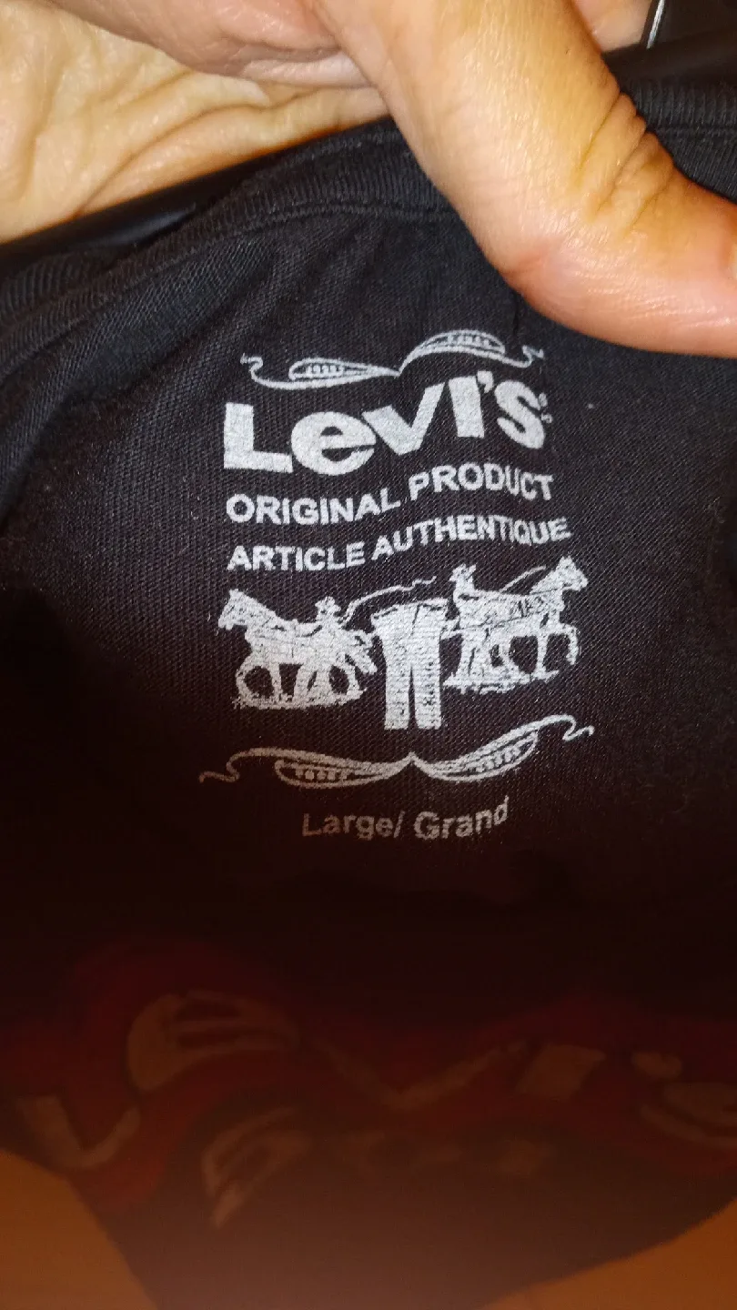 Levi's 501 Black T-Shirt - Size Large image indicator(3)