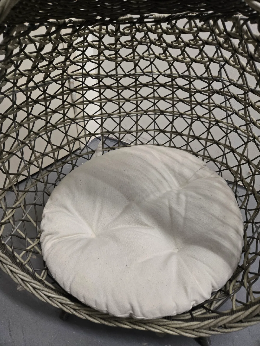 Wicker Egg Pet Bed with Cushion image indicator(6)