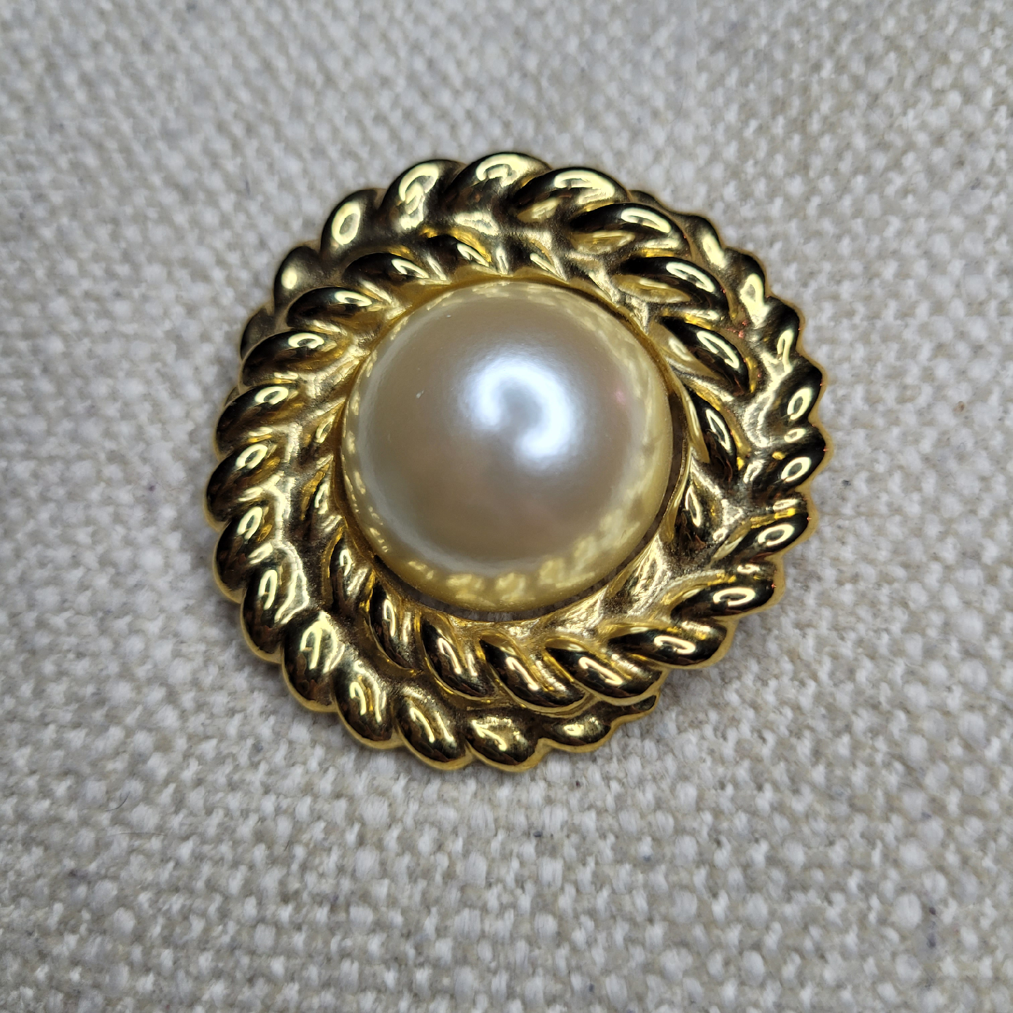 Vintage Fashion Brooch Brand New Condition - photo 3