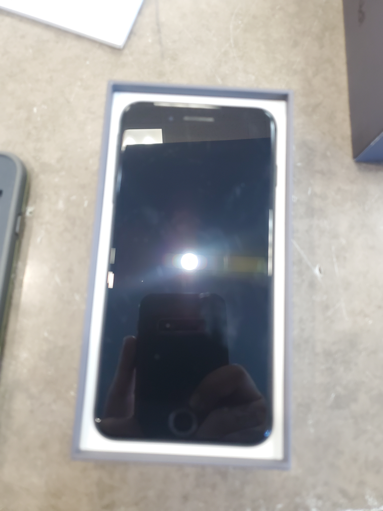 Apple iPhone 8 Plus - Black - photo 2