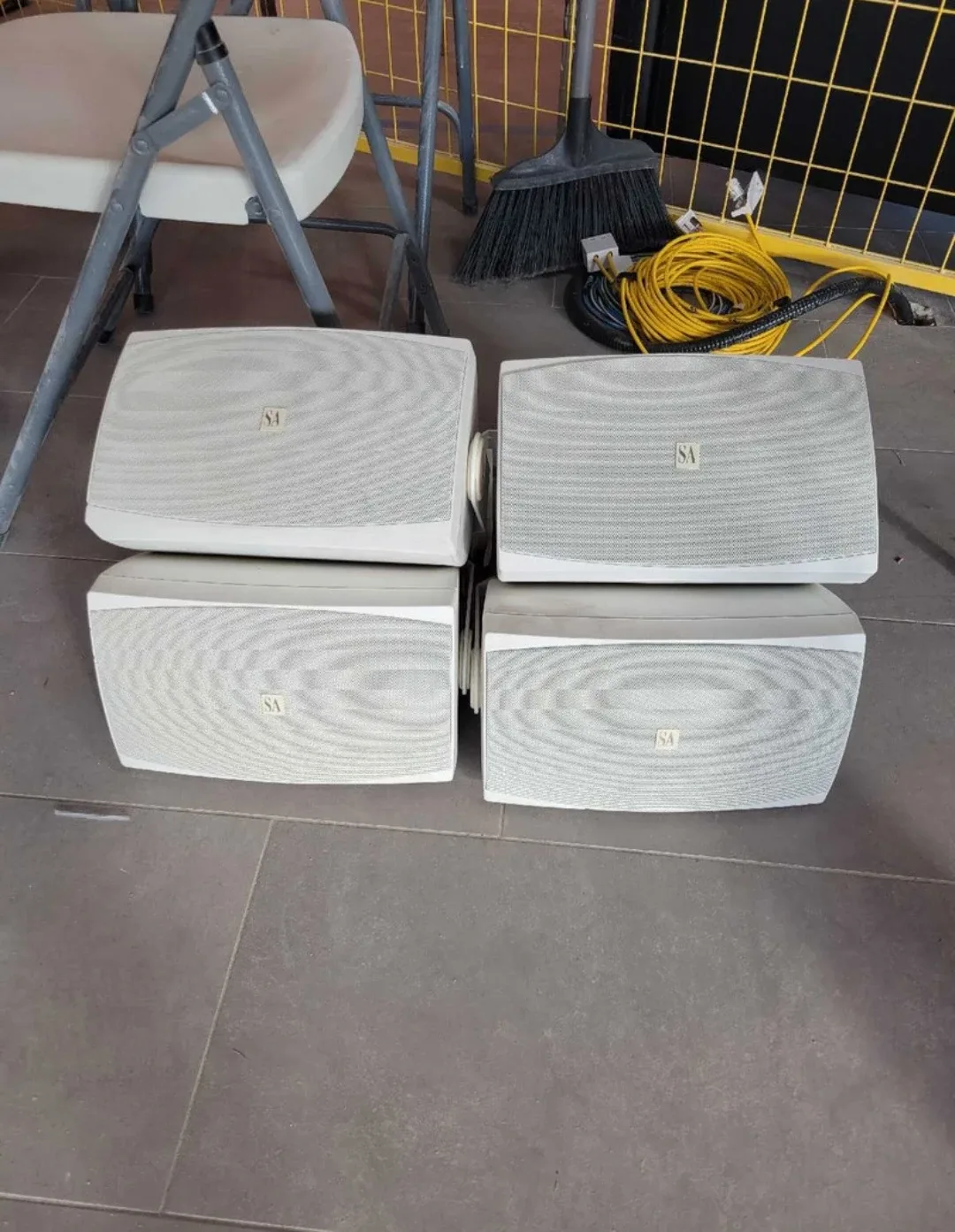 SA White Speakers - Set of 4 image indicator(2)