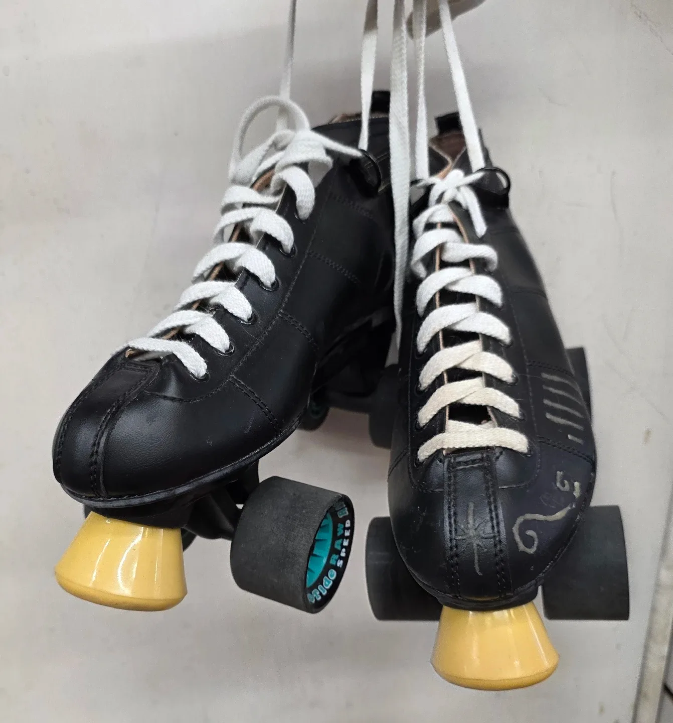 Cobra Roller Skates - Black, Size 10 image indicator(2)