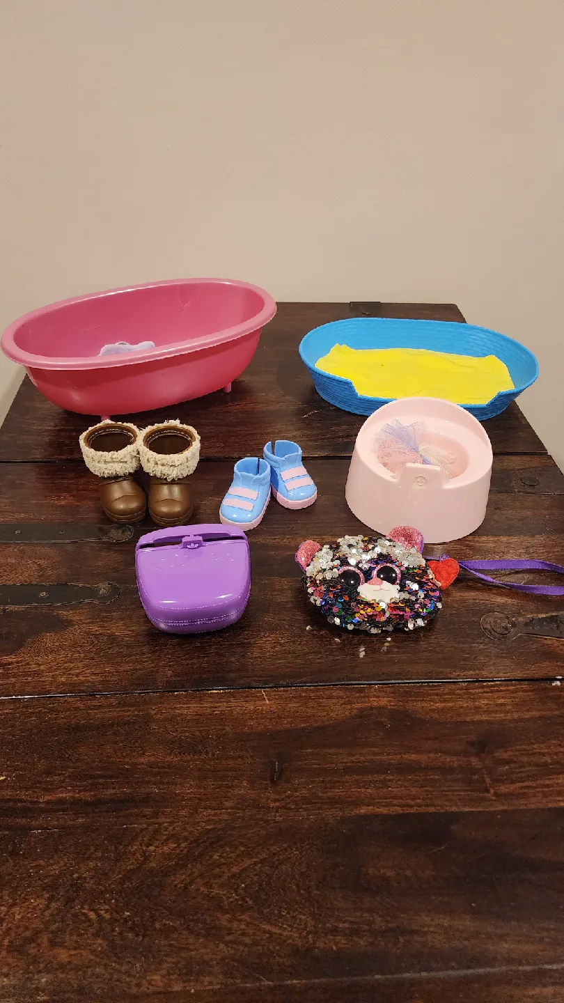 American Girl Accessories Toy Lot image indicator(2)