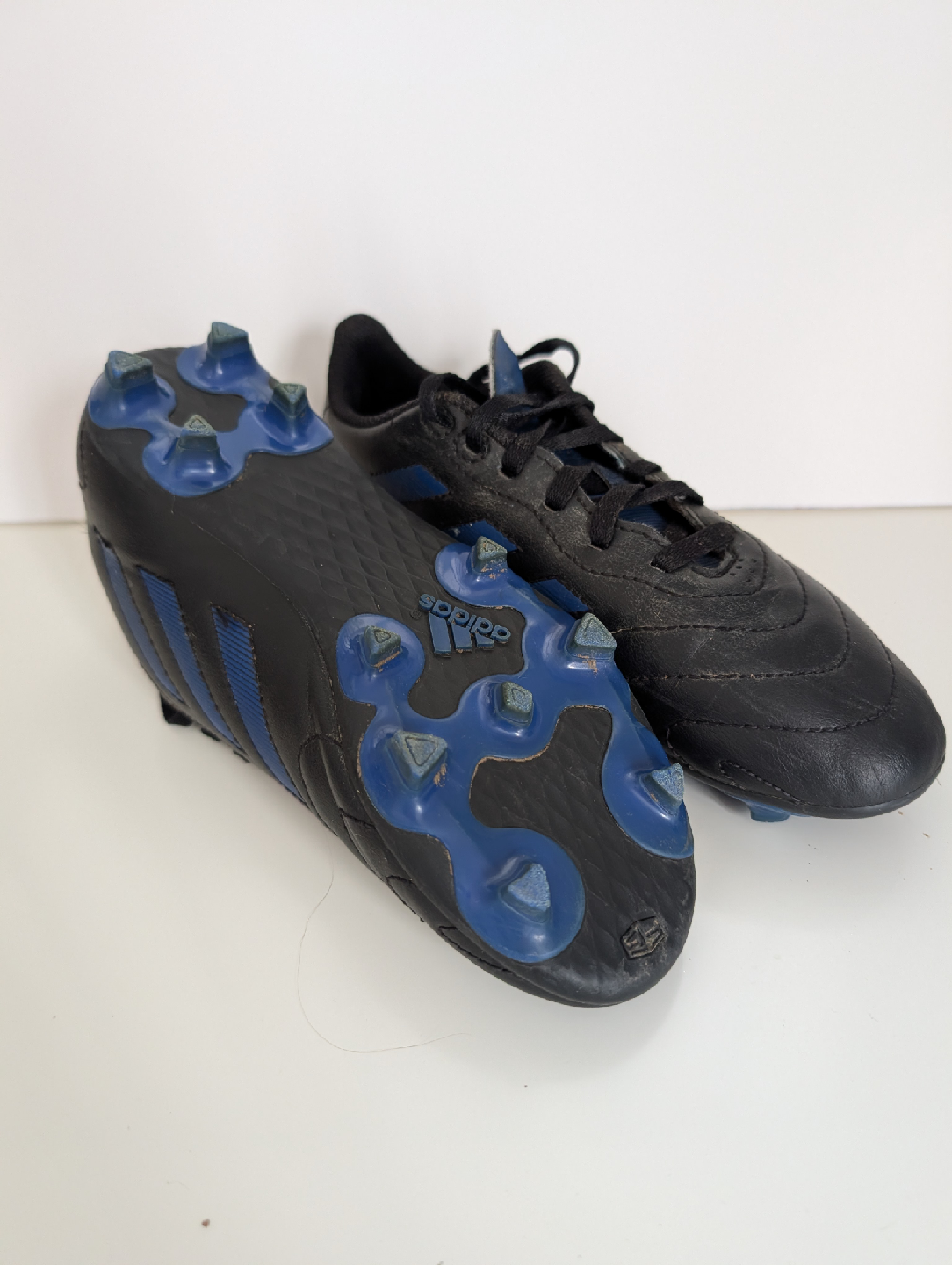Adidas GX6906 Soccer Cleats - US 3 - photo 2