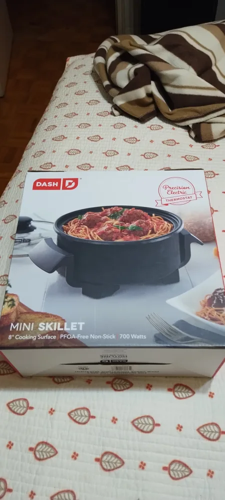 New Dash Mini Skillet - 8" Non-Stick, 700 Watts thumbnail
