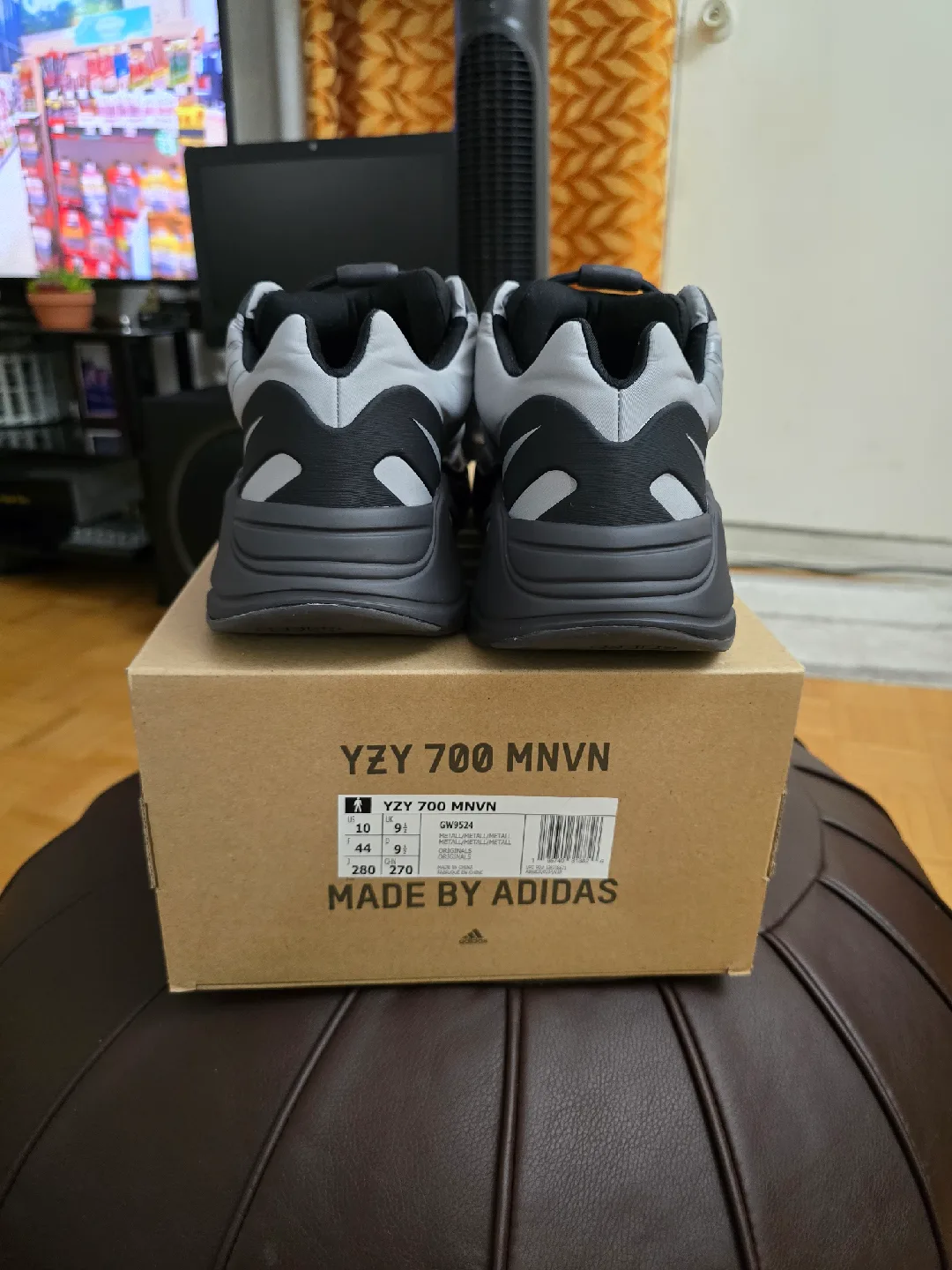 Adidas YZY 700 MNVN Size 10 image indicator(4)