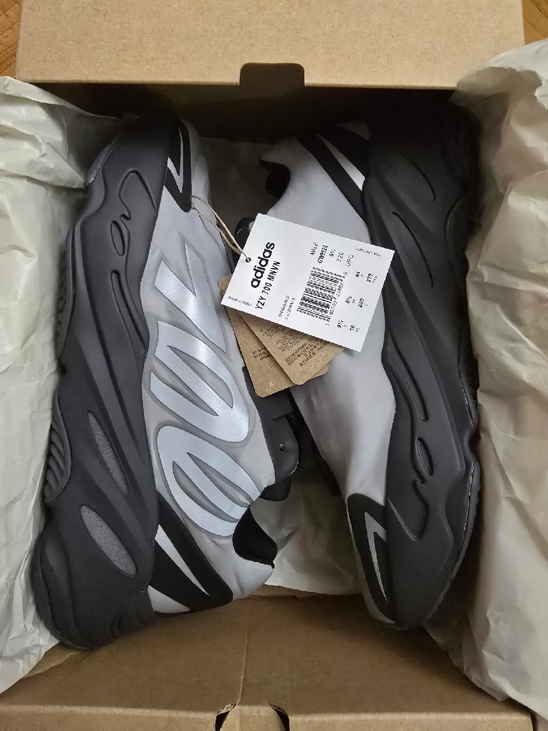 Adidas YZY 700 MNVN Size 10 image indicator(6)