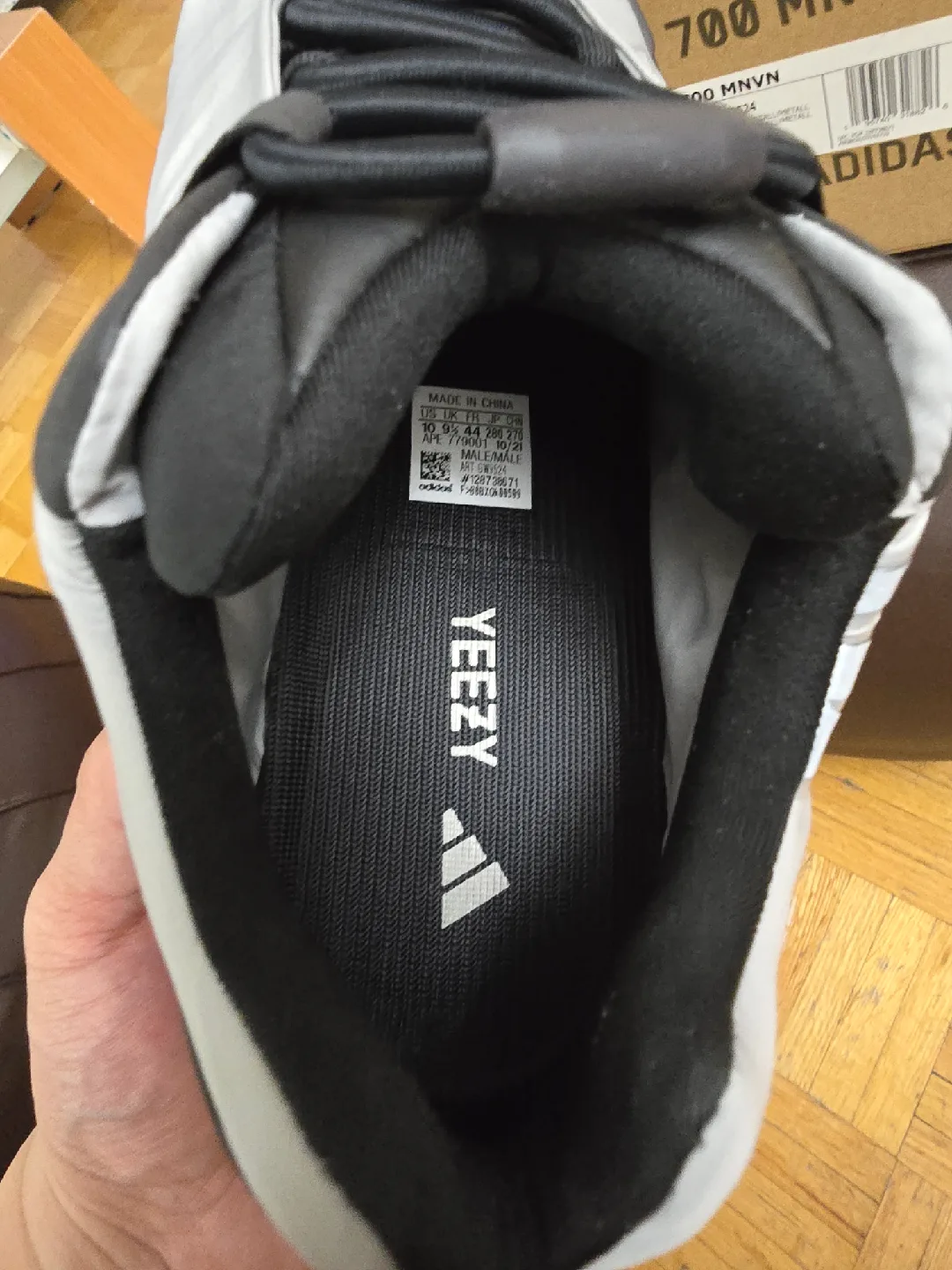 Adidas YZY 700 MNVN Size 10 image indicator(8)