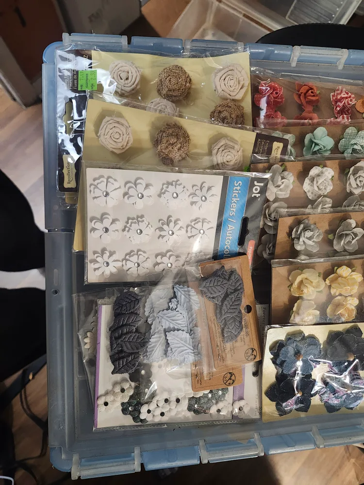 Craft Flower Embellishments Lot image indicator(3)