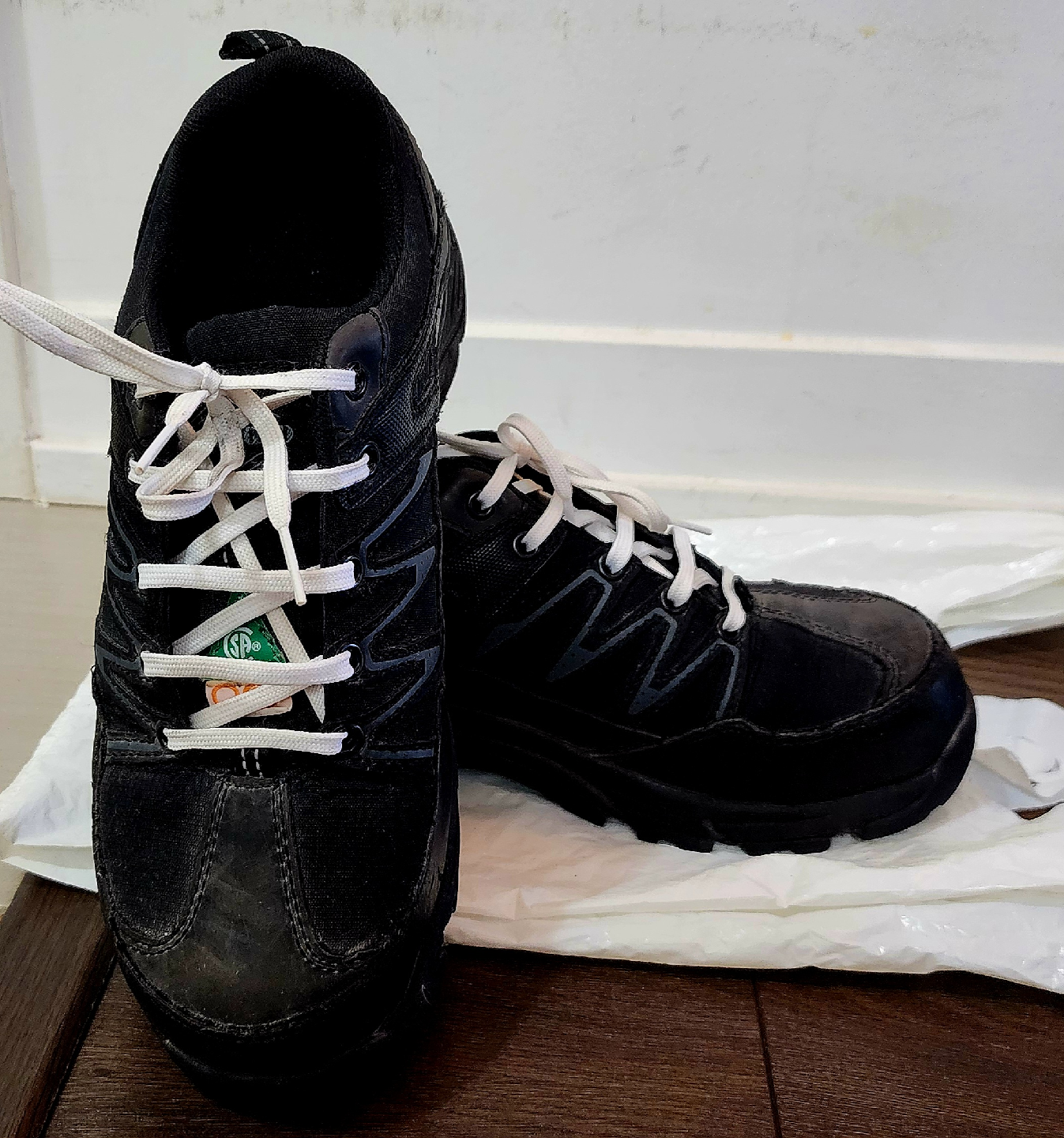 Men's Black WORKLOAD Steeltoe Shoes - Size 8