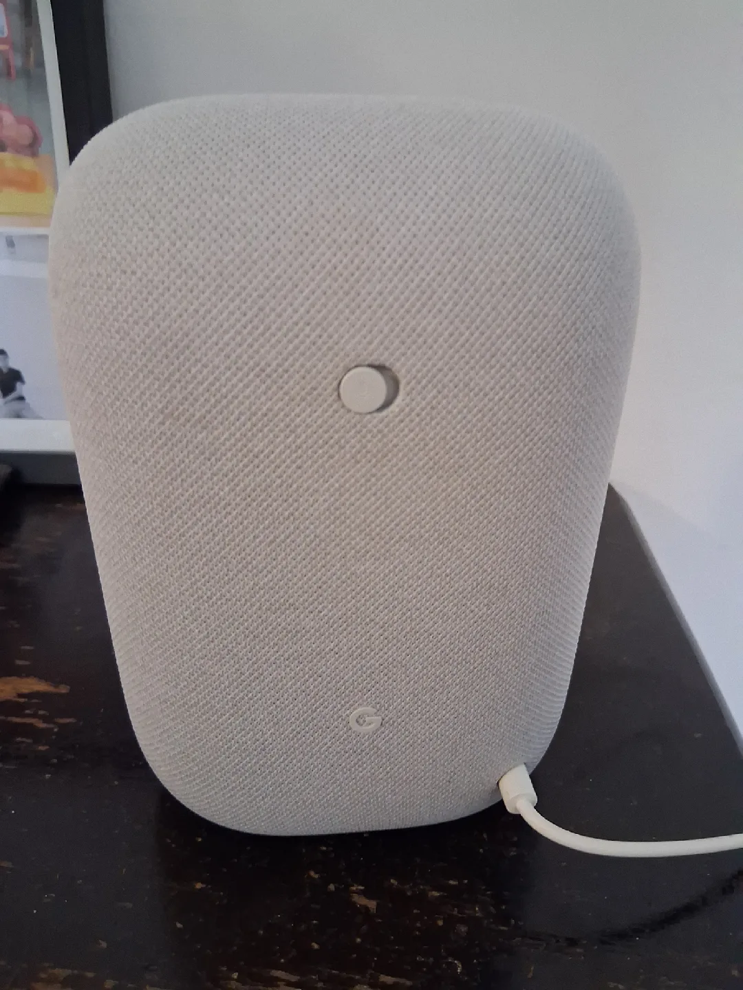 Google Nest Audio - Smart speaker image indicator(2)