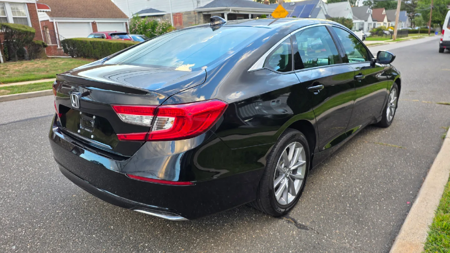 2022 Black Honda Accord Sedan 16k miles Clean Title image indicator(4)