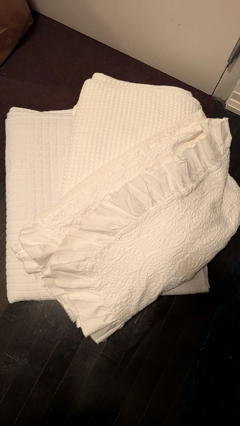 Queen White Bedding, 2 Quilts, Shams, Blanket, CK Pillows thumbnail