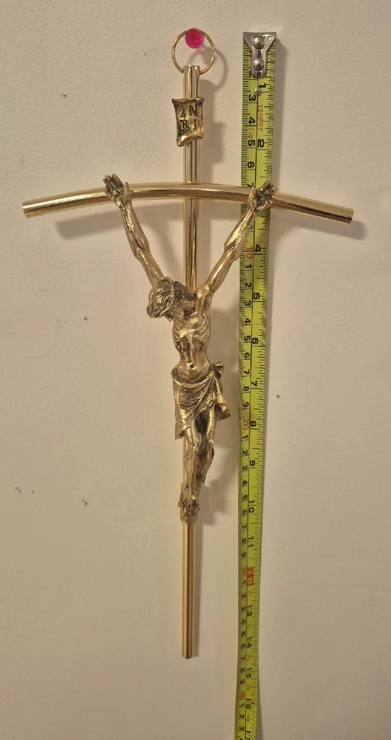 2 Crucifixes image indicator(3)