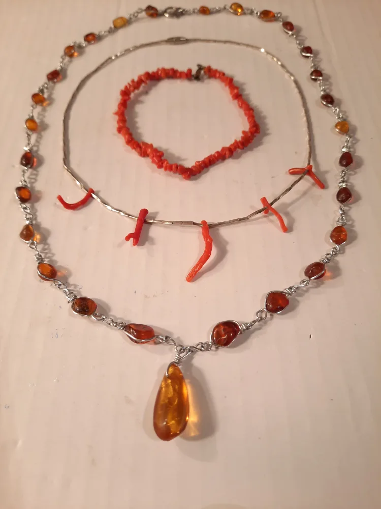 Amber & Coral Jewellery Set - Necklaces & Bracelet image indicator(2)