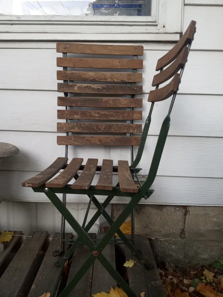 Vintage Wooden Folding Chair image indicator(2)