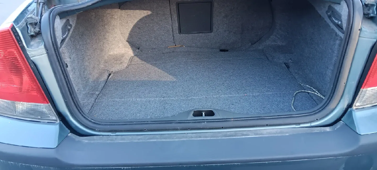 Volvo S60  AWD Car  cheap winter BEATER image indicator(8)