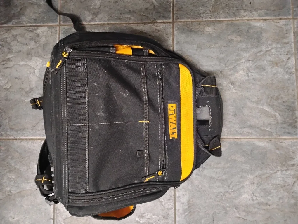 DeWalt Black & Yellow Tool Backpack image indicator(8)