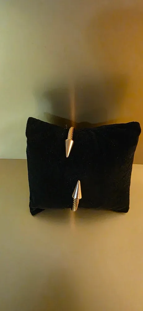 Gold Tone Spike Bangle Bracelet image indicator(6)