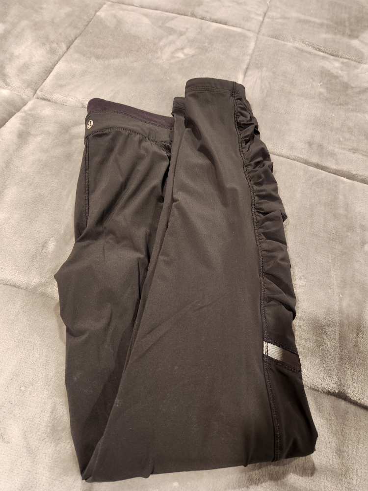 Lululemon Black Ruched Side Leggings - photo 2