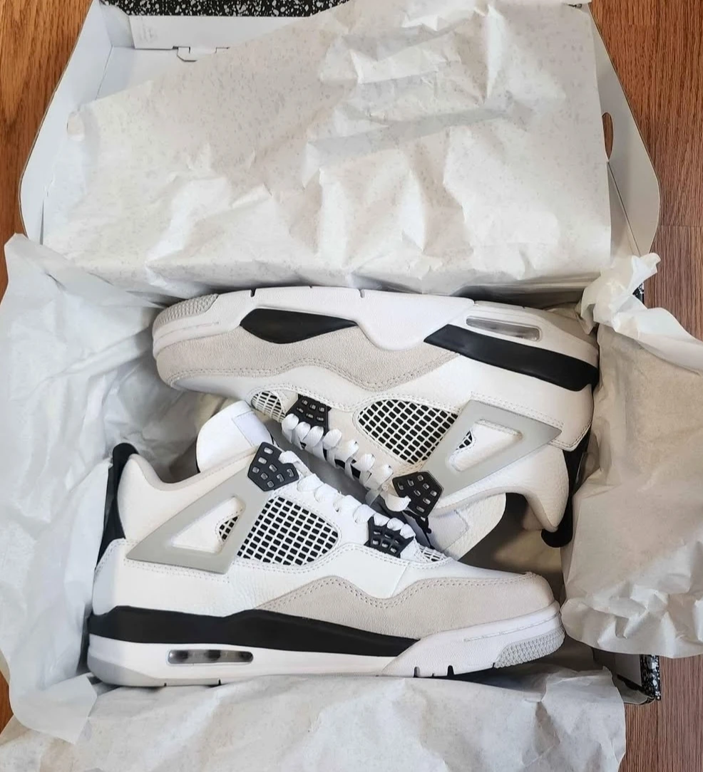 Air Jordan 4 Retro Size 8 - photo 2
