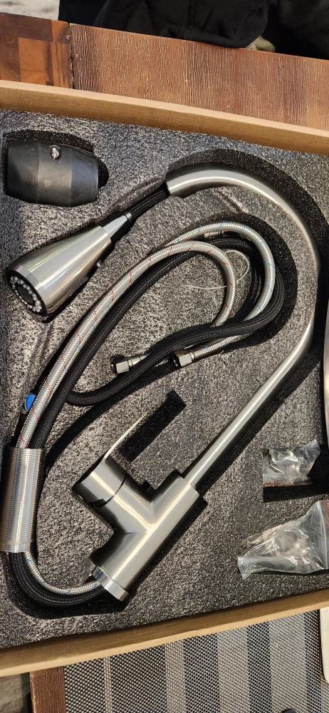 New Kitchen Sink Faucet with Pull Down Sprayer