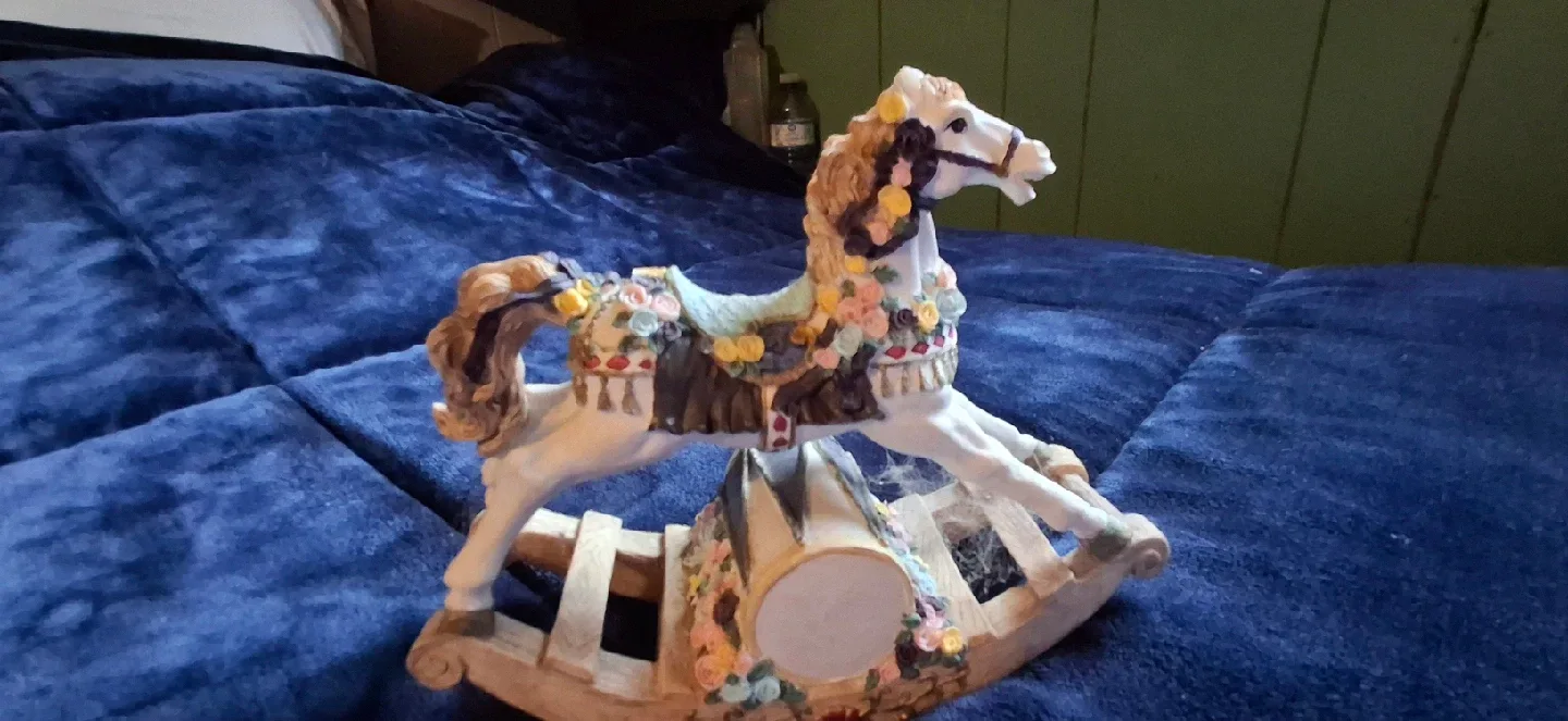 Vintage Floral Rocking Horse Figurinemusic box image indicator(4)