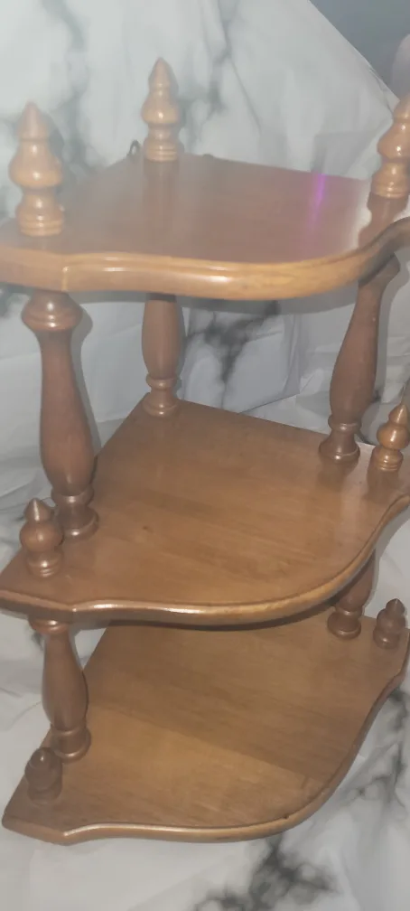 Wooden Corner Shelf image indicator(3)