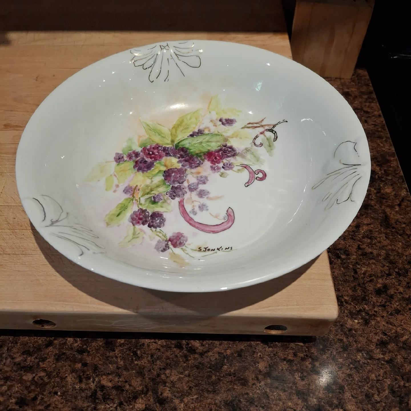 Handpainted Ontario Treasures Bowl image indicator(2)