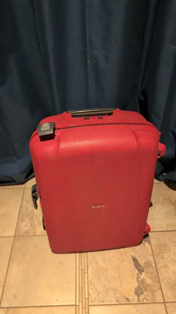 Valise rigide Samsonite rouge image indicator(2)
