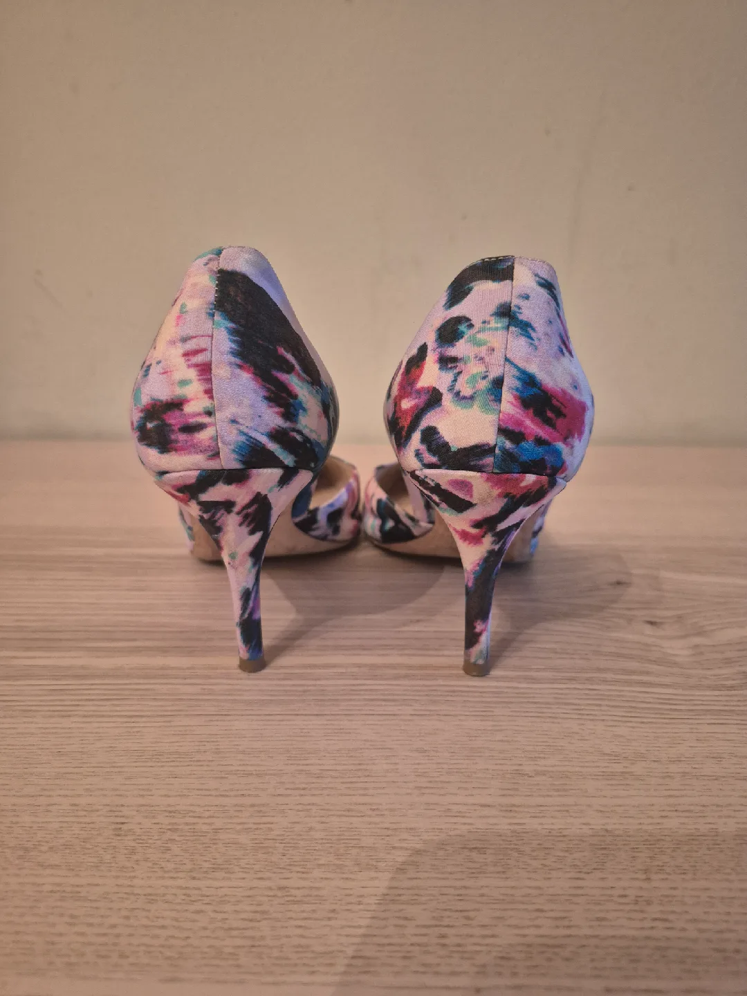 Kitten heel Size 7 image indicator(3)