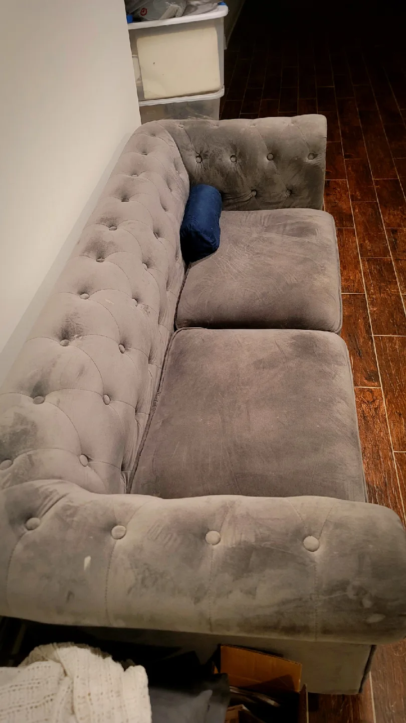 Tufted, Rolled-back Chesterfield Sofa/Couch image indicator(3)
