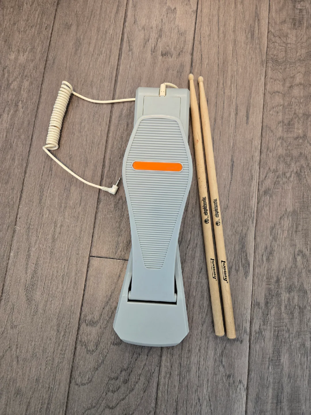 Wii rockband pedal and drumsticks. Nintendo thumbnail