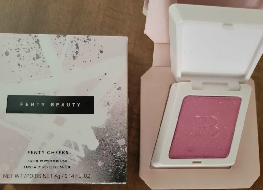 Fenty Beauty Wattabrat Suede Powder Blush image indicator(2)