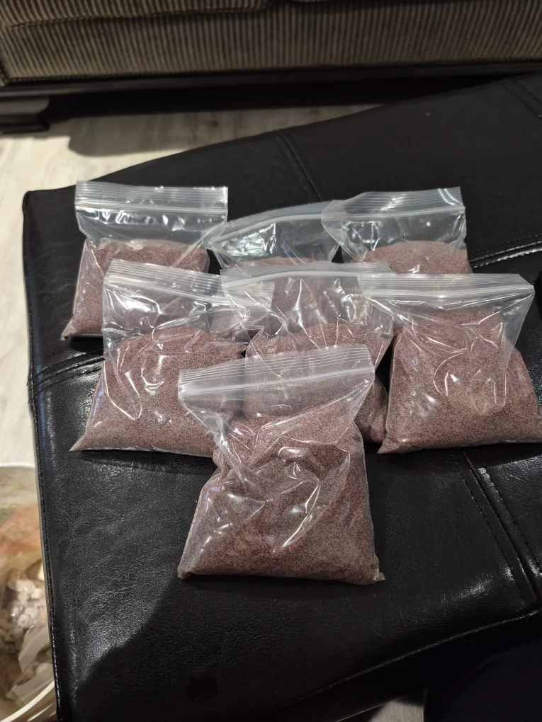 Rose Quartz and Garent Sand locally image indicator(2)