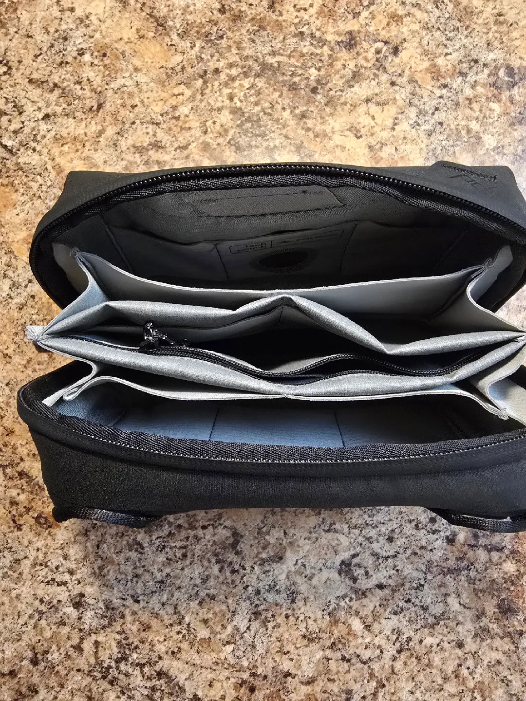 Peak Design Tech Pouch - Black image indicator(3)