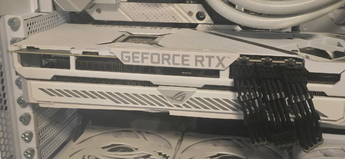 ASUS ROG Strix GeForce RTX 3080 White Edition Graphics Card image indicator(3)