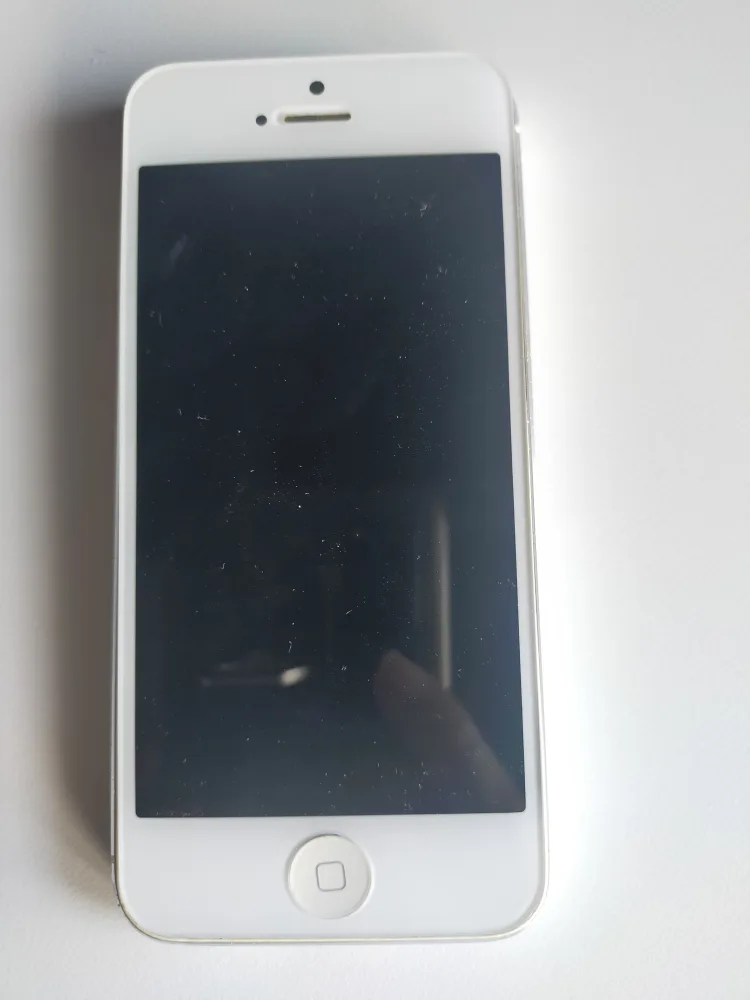 iPhone 4 - White - Battery swollen thumbnail