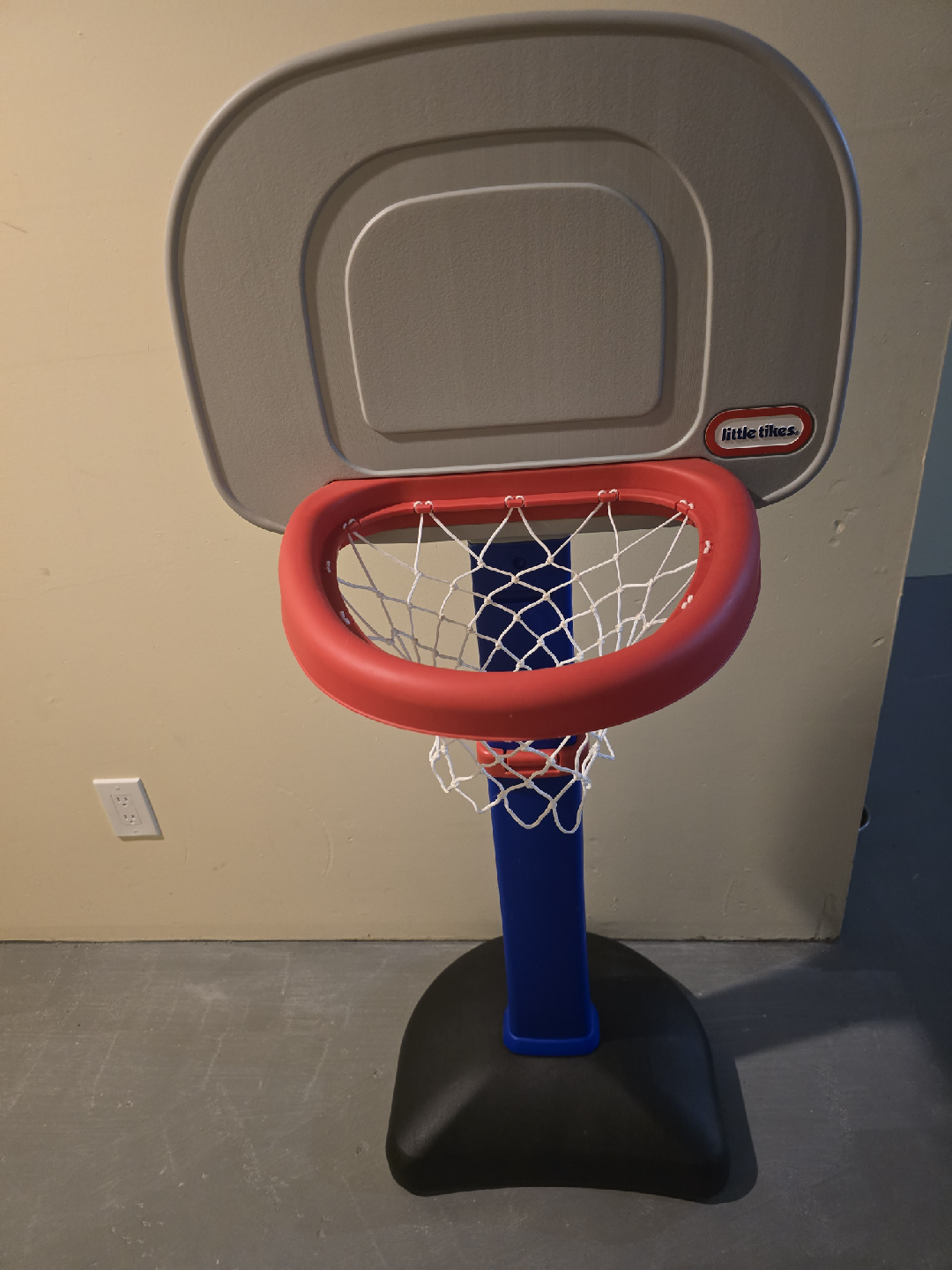 Little Tikes Basketball Hoop