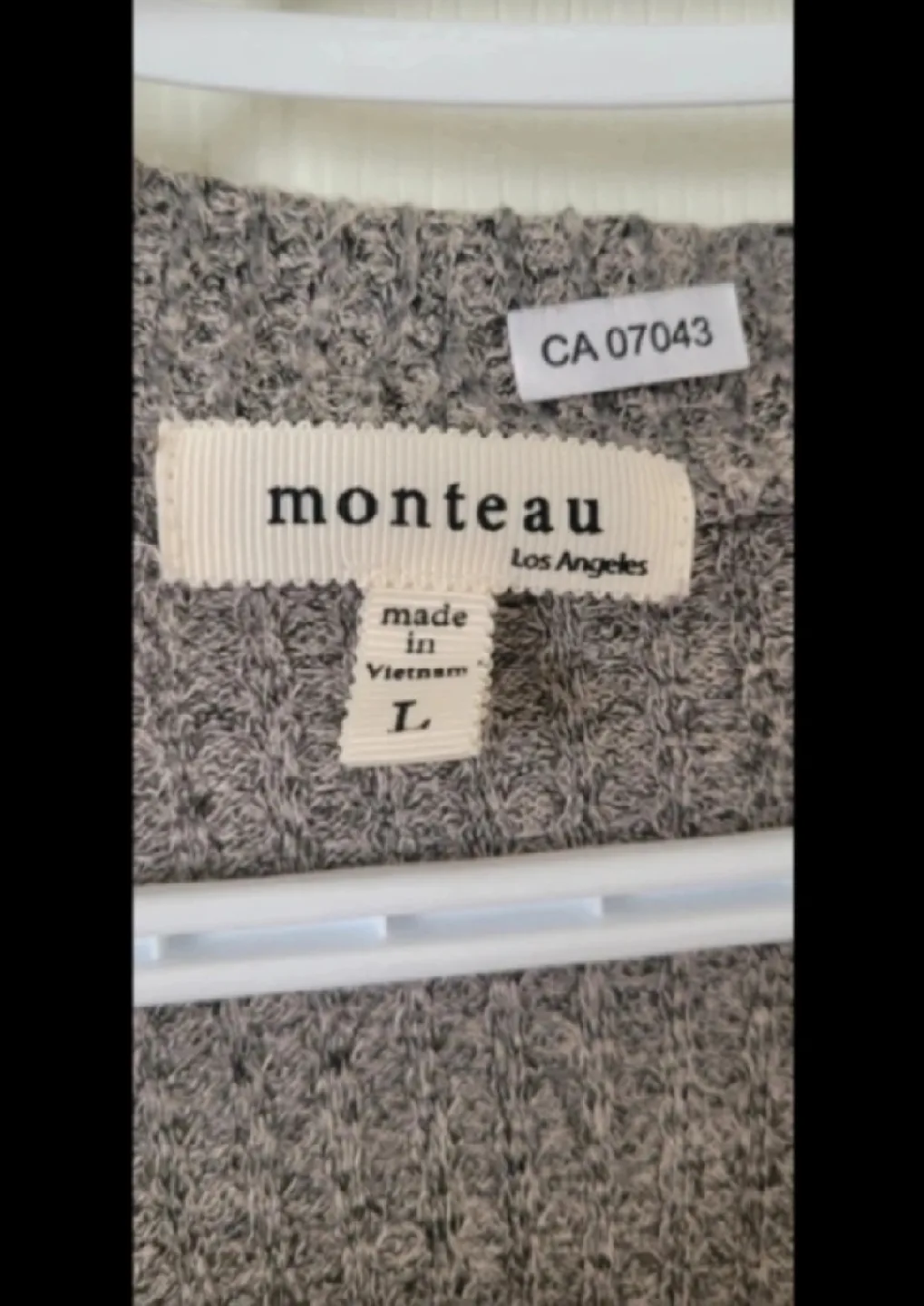 Like-new Monteau Los Angeles Cardigan - Size L image indicator(4)