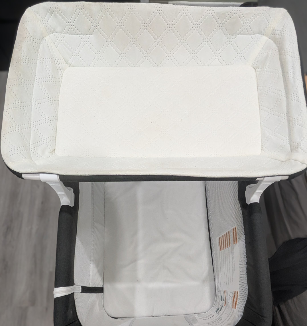 Baby Bassinet - Adjustable Height-with changing table - photo 2