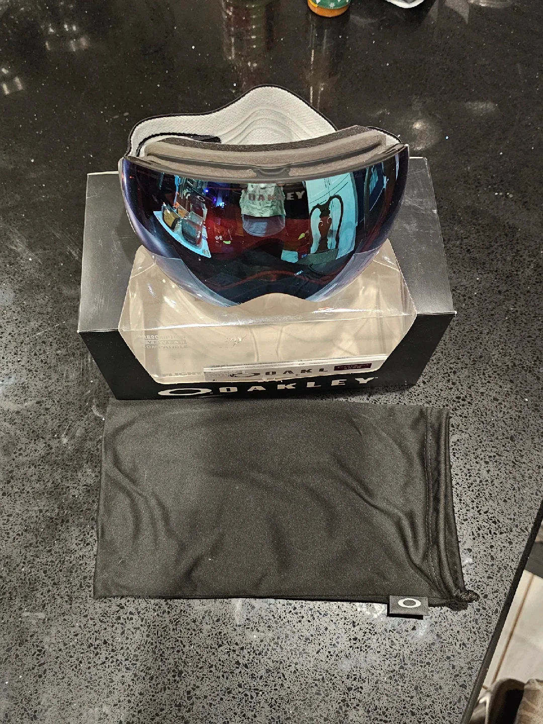Oakley Flight Deck L Matte Black Prizm Sapphire Goggles