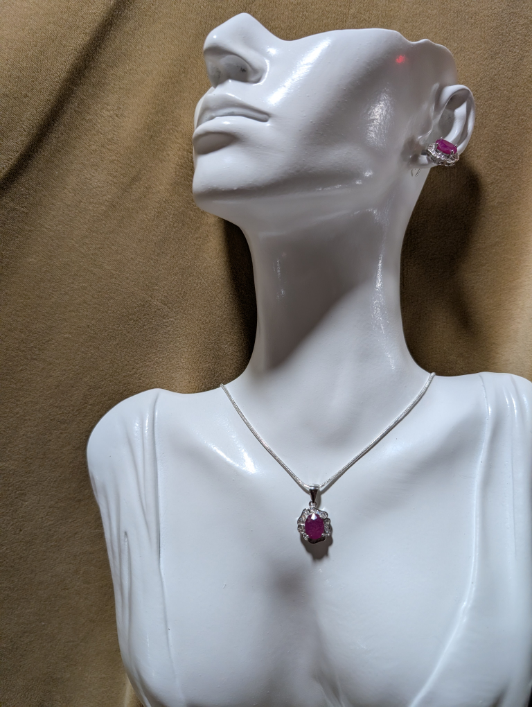 Sterling 6 Carats Ruby Ring, Earrings & Pendant - photo 4