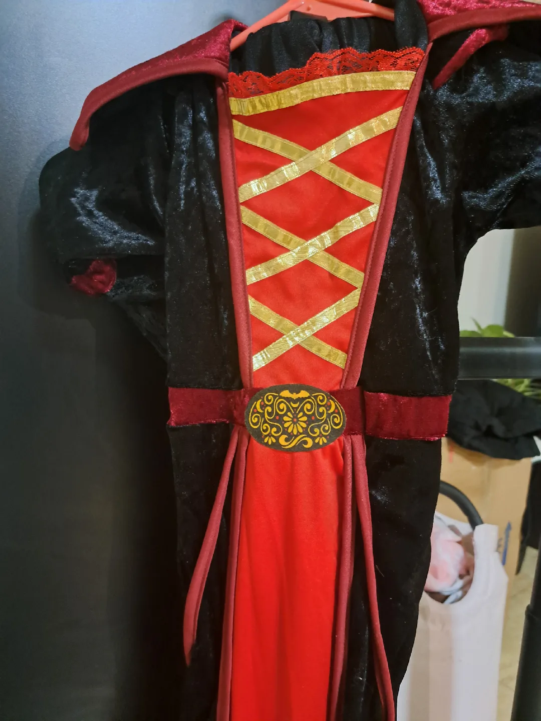 Halloween Witch & Vampire Costumes image indicator(2)