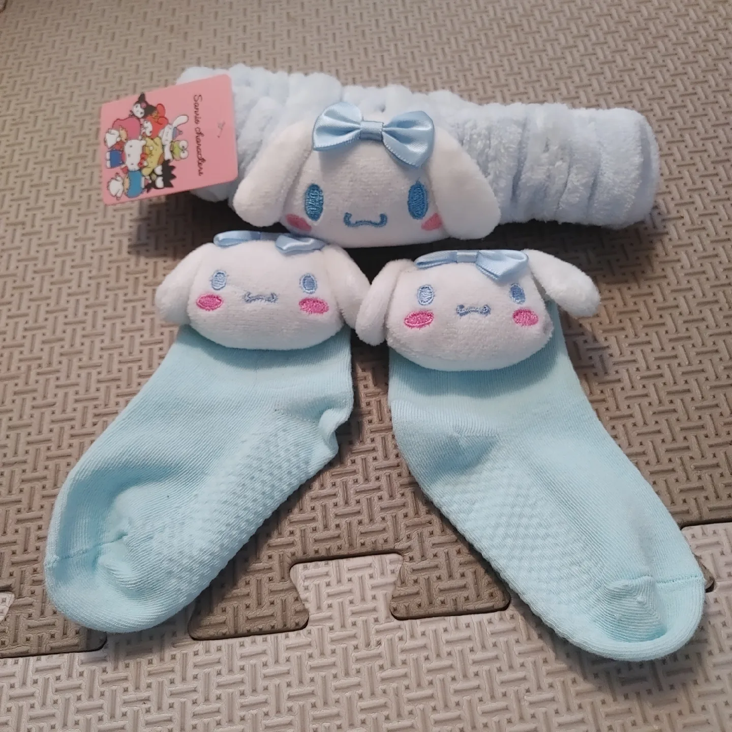 Sanrio Cinnamoroll Socks & Headband Set thumbnail