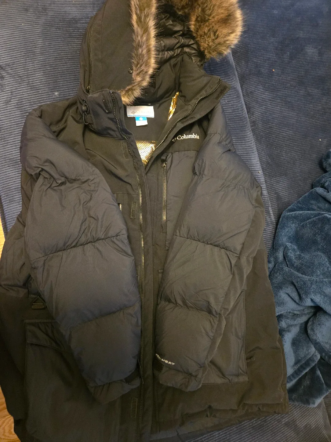 Columbia XL Black Winter Jacket image indicator(5)