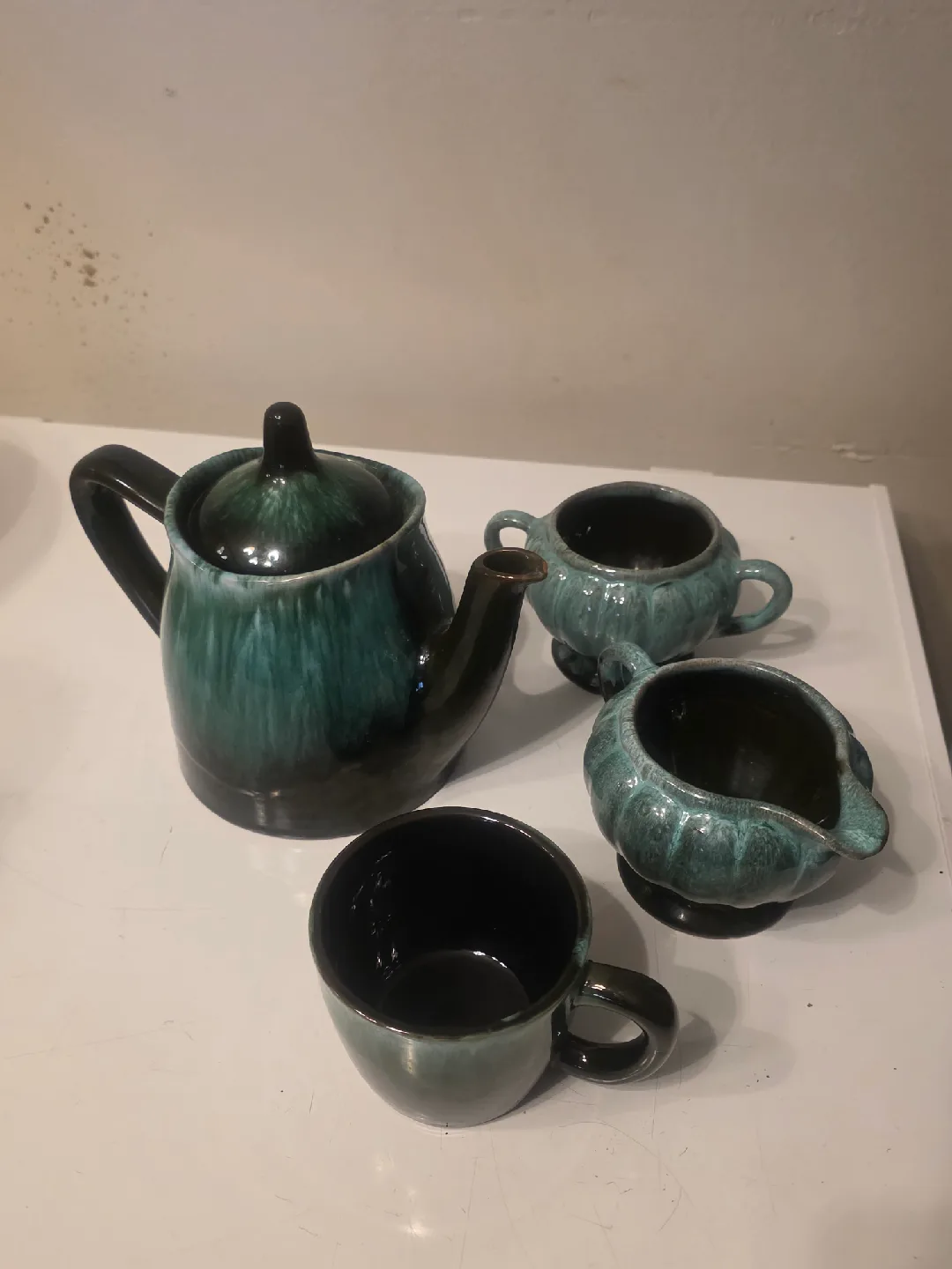 Blue Mountain Pottery Tea Set - 4 Piece thumbnail