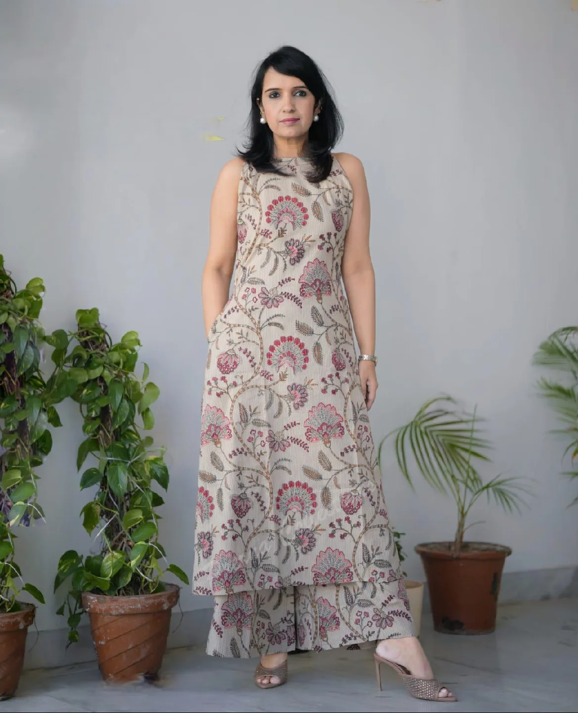 Ladies dress image indicator(4)